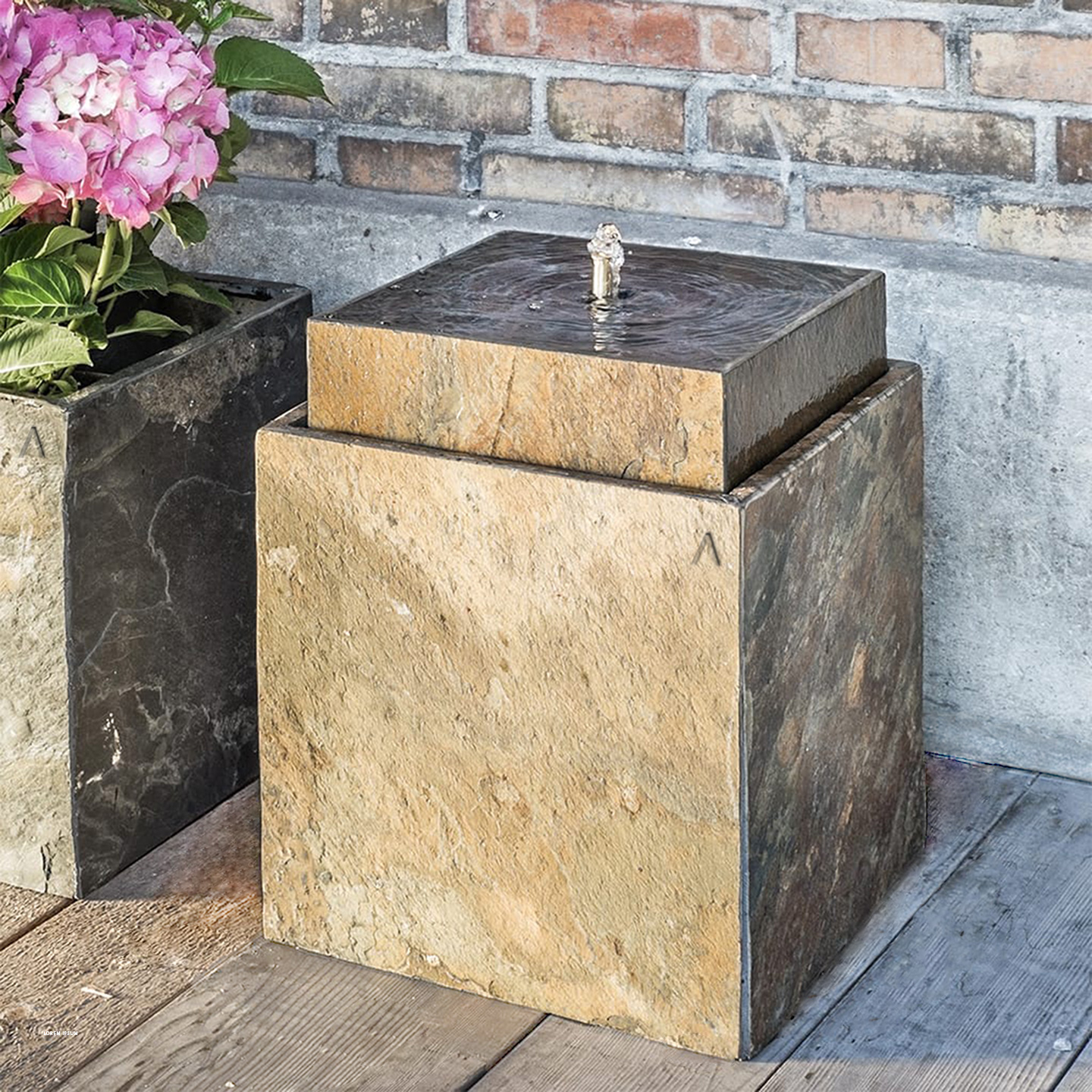 Terrace fountain angular slate VIDA 40 from CLIMAQUA